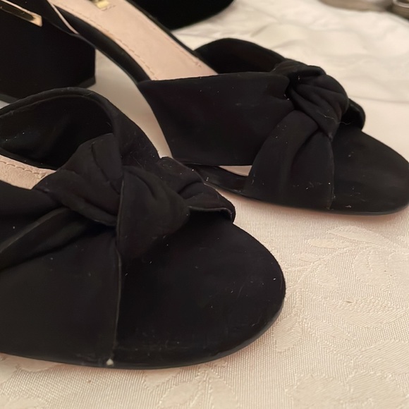 Pretty Louise et Cie LO-Genna suede dressy sandals, ankle strap EUC (OLCC) - Picture 10 of 12